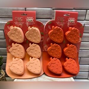 CWC ❤️ strawberry shaped 2 piece Ice Trays x2  mold BPA Free NWT